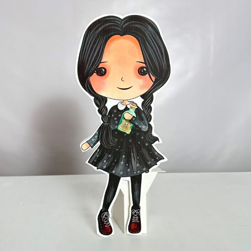 Sevimli Wednesday Addams Parti Maketi – Ayaklı